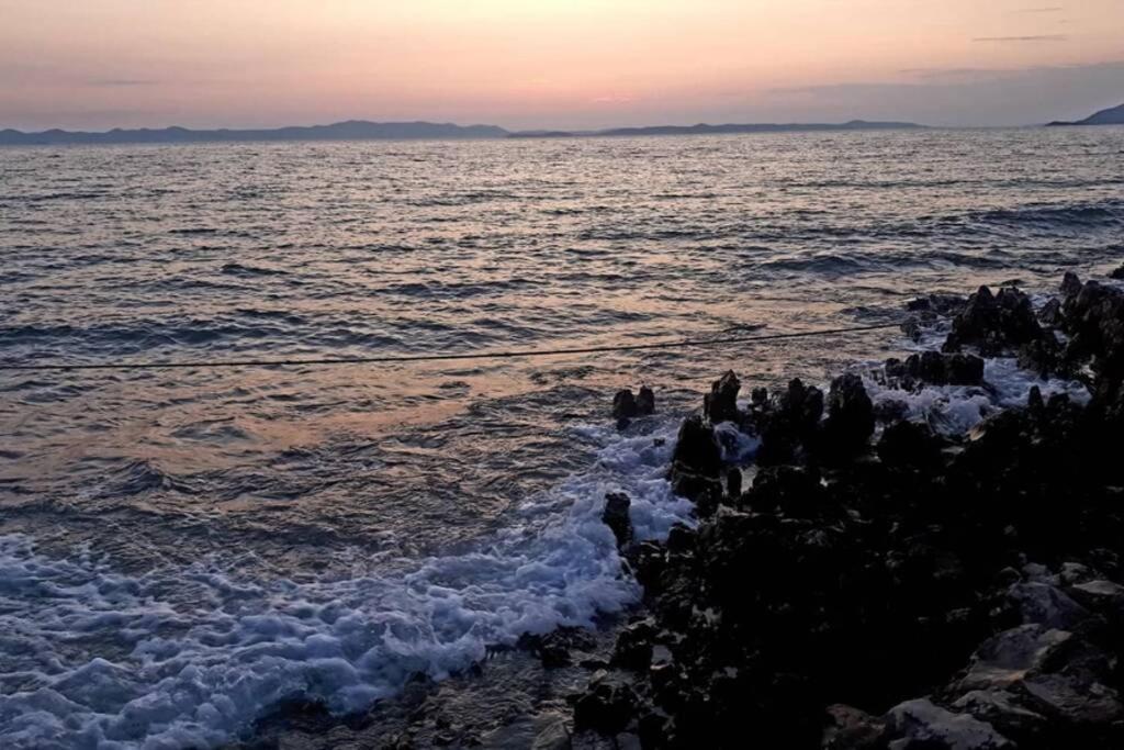 Kuca Za Odmor Obitelji Pedisic Villa Banj Kültér fotó